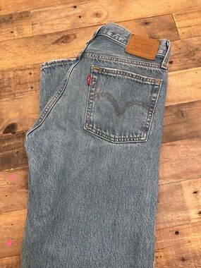 Levi’s Wedgie Straight standard length